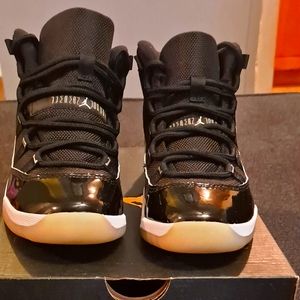 Black/White (Patent Leather) Jordan 11 Retro